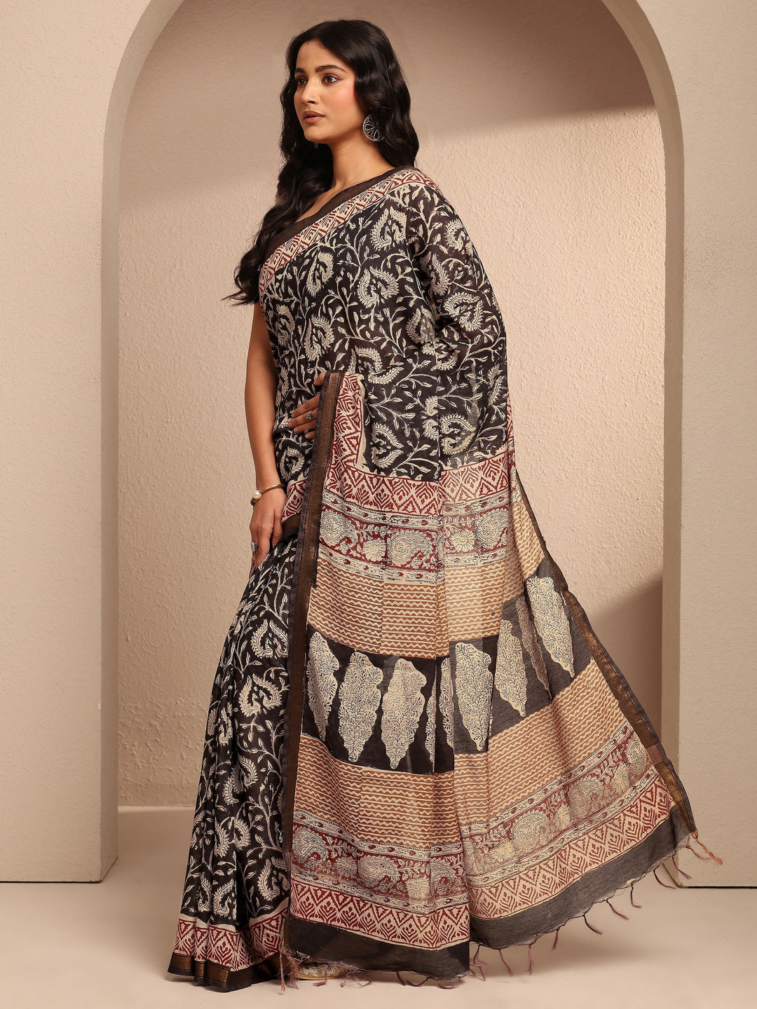 Black Printed Cotton Saree With Unstitched Blouse Piece