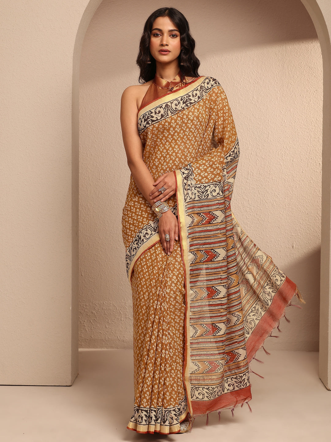 Mustard Printed Cotton Saree With Unstitched Blouse Piece