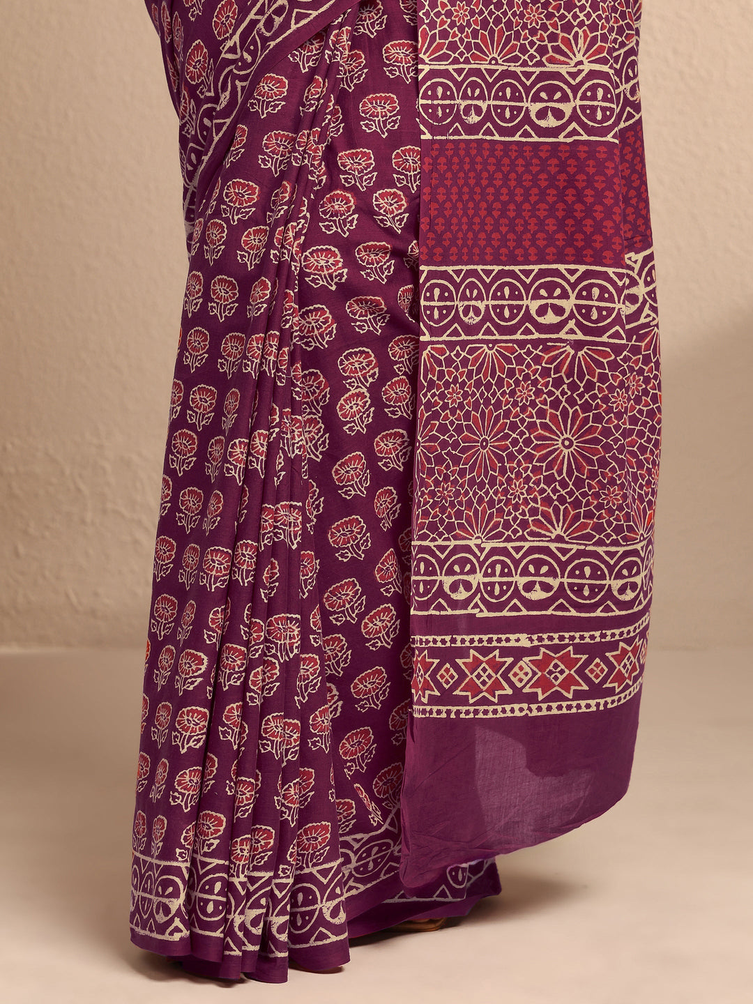 Maroon Printed Cotton Saree With Unstitched Blouse Piece