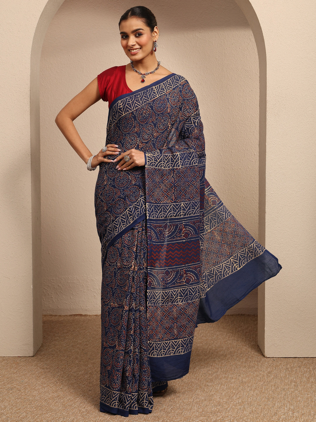 Blue Printed Cotton Saree With Unstitched Blouse Piece
