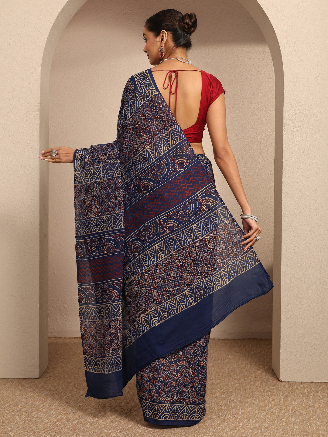 Blue Printed Cotton Saree With Unstitched Blouse Piece