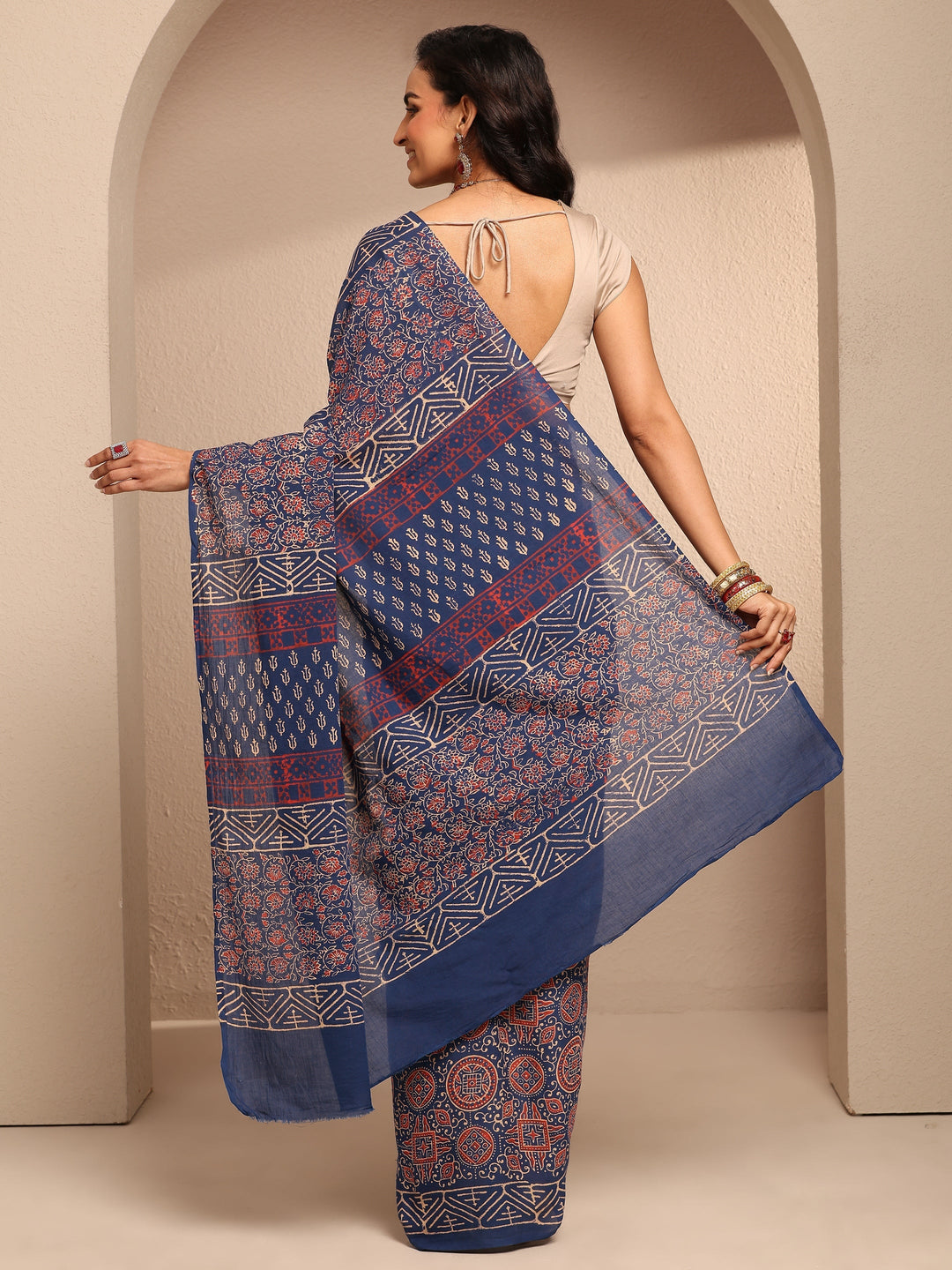 Blue Printed Cotton Saree With Unstitched Blouse Piece