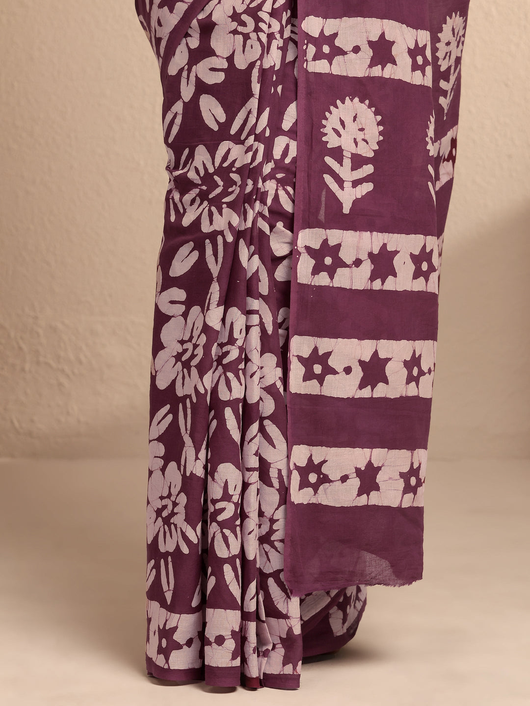 Burgundy Printed Cotton Saree With Unstitched Blouse Piece