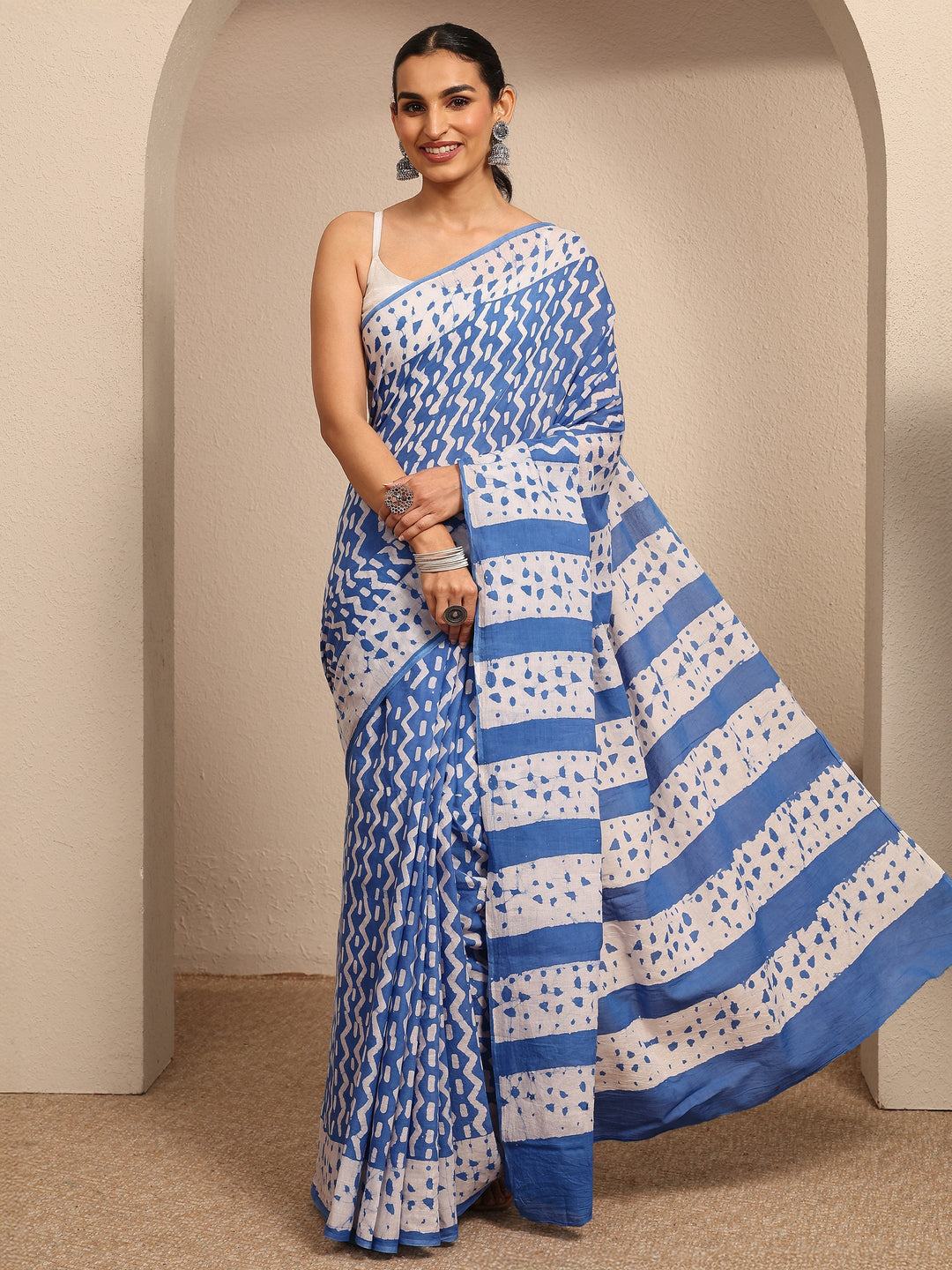 Blue Chevron Printed Cotton Saree With Unstitched Blouse Piece