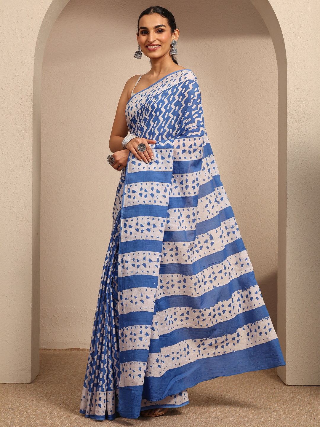 Blue Chevron Printed Cotton Saree With Unstitched Blouse Piece