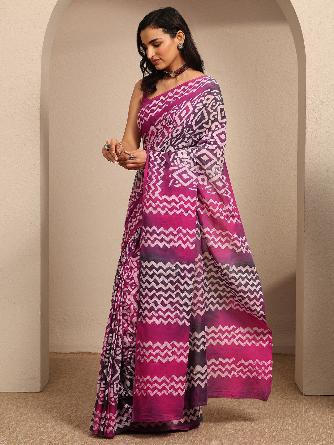 Pink Printed Cotton Saree With Unstitched Blouse Piece