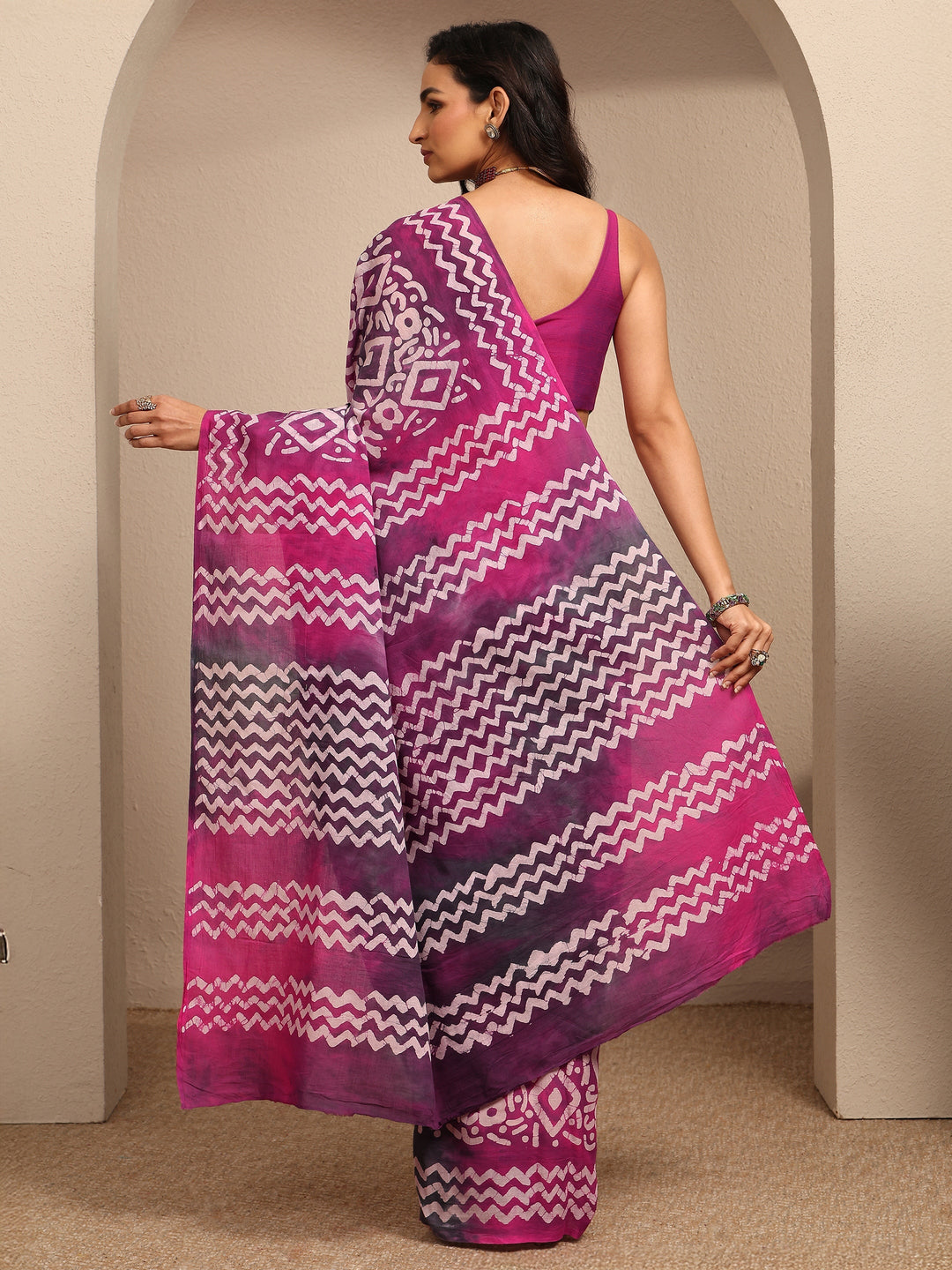 Pink Printed Cotton Saree With Unstitched Blouse Piece