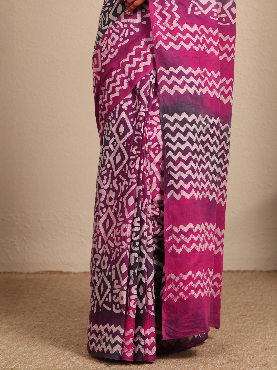 Pink Printed Cotton Saree With Unstitched Blouse Piece