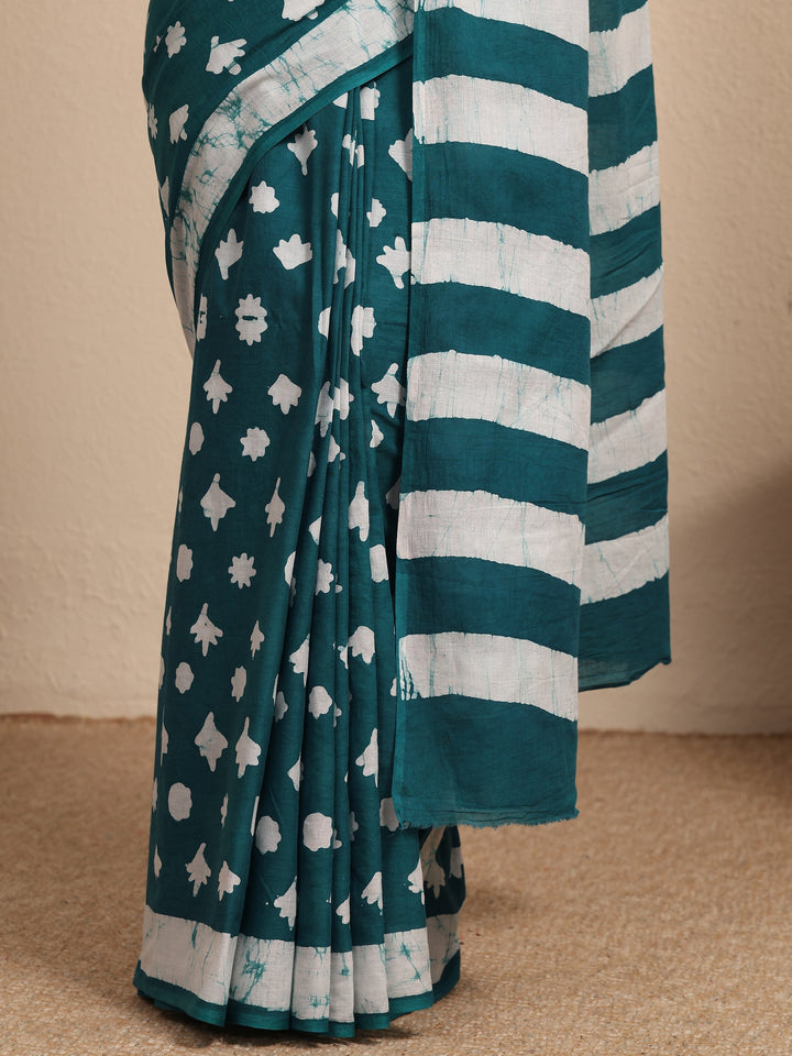 Blue Printed Cotton Saree With Unstitched Blouse Piece