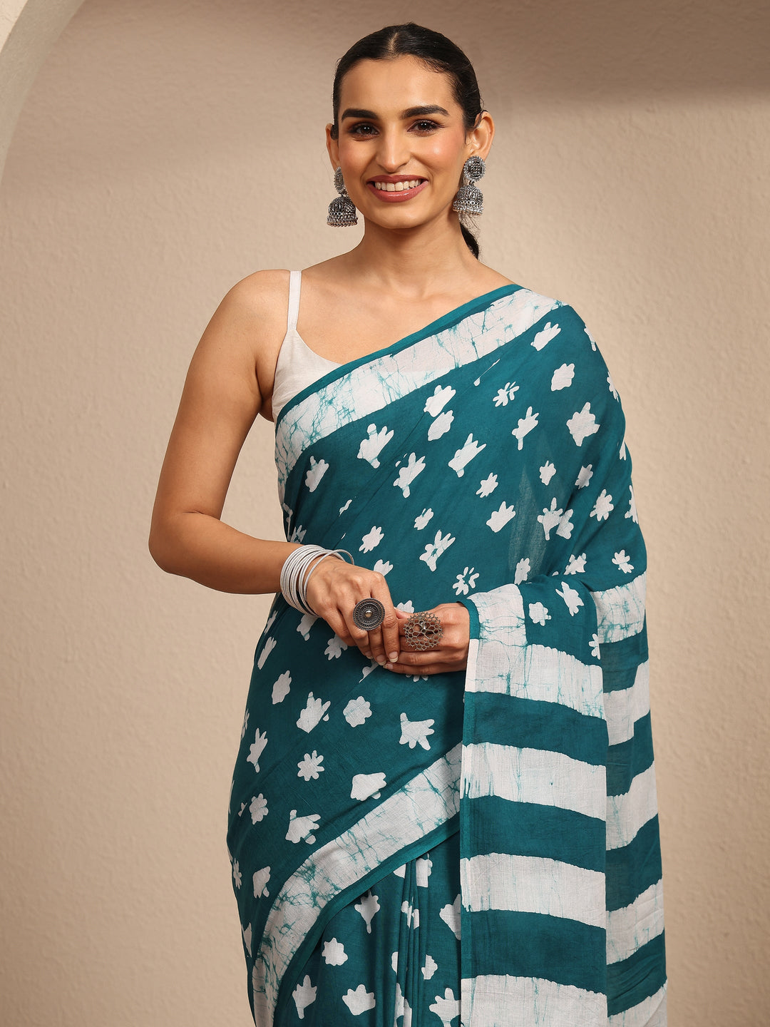 Blue Printed Cotton Saree With Unstitched Blouse Piece