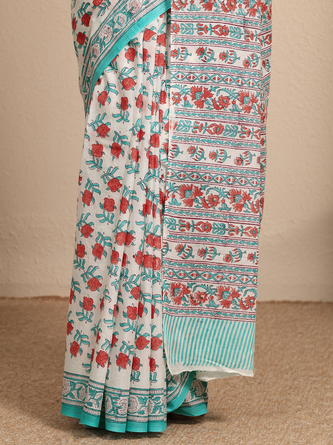 White Printed Cotton Saree With Unstitched Blouse Piece
