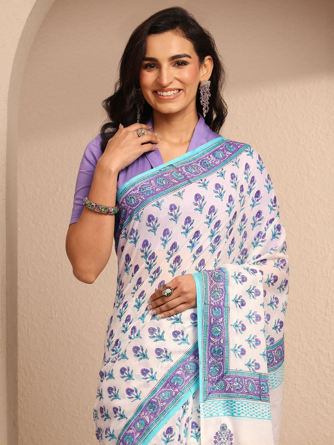 White Printed Cotton Saree With Unstitched Blouse Piece