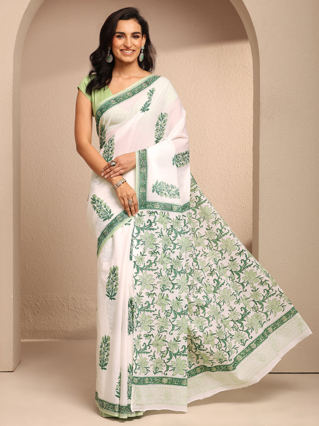 White Printed Cotton Saree With Unstitched Blouse Piece