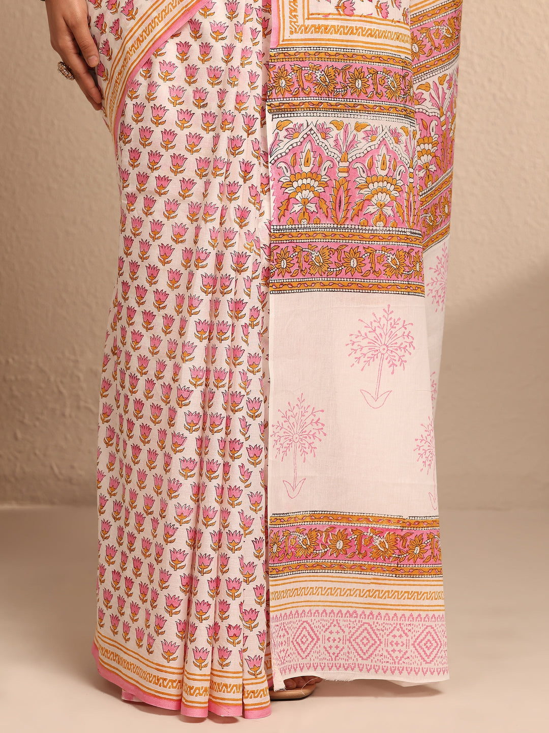 White Printed Cotton Saree With Unstitched Blouse Piece