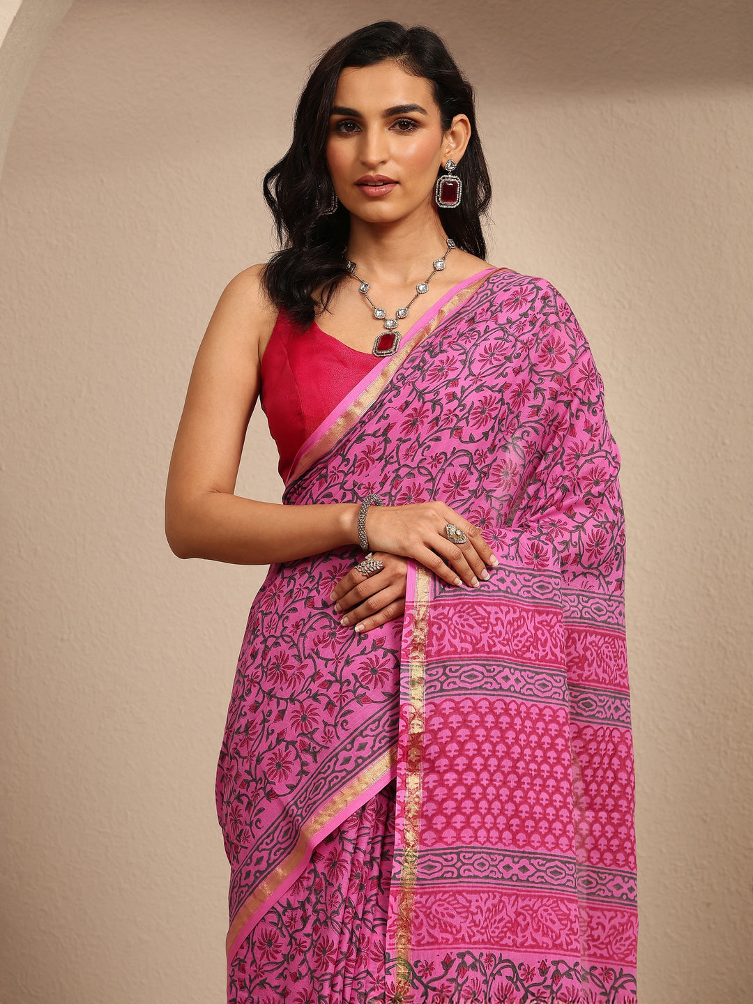 Pink Printed Cotton Saree With Unstitched Blouse Piece