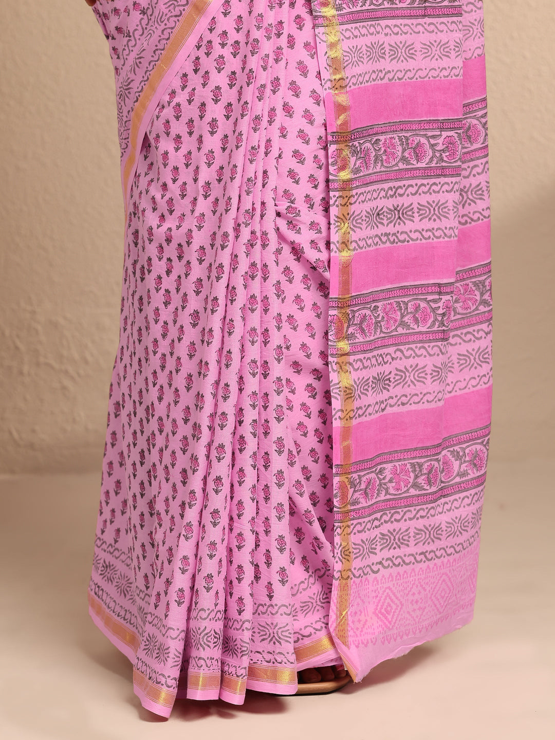 Pink Printed Cotton Saree With Unstitched Blouse Piece