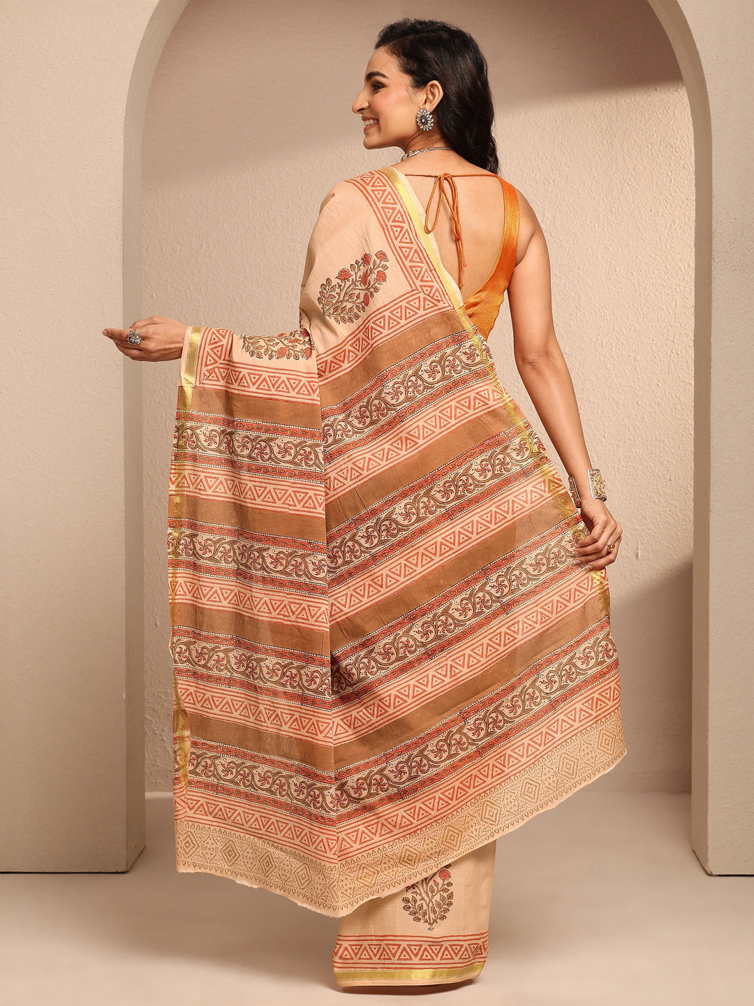 Peach Printed Cotton Saree With Unstitched Blouse Piece