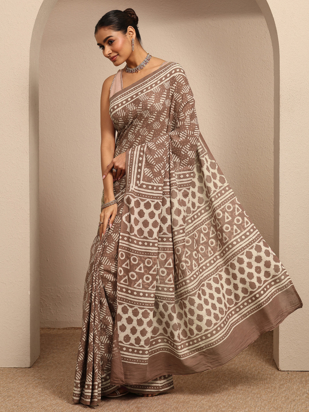 Brown Ikat Printed Cotton Saree With Unstitched Blouse Piece