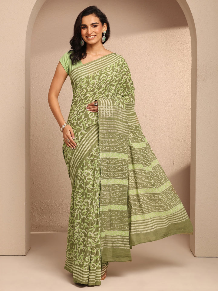 Green Abstract Printed Cotton Saree With Unstitched Blouse Piece