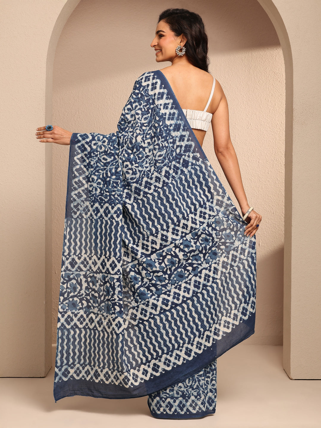 Blue Printed Cotton Saree With Unstitched Blouse Piece