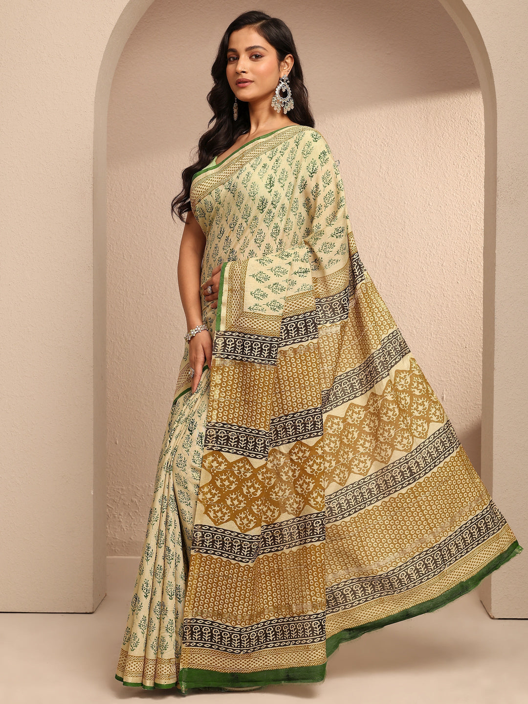 Khaki Printed Cotton Saree With Unstitched Blouse Piece
