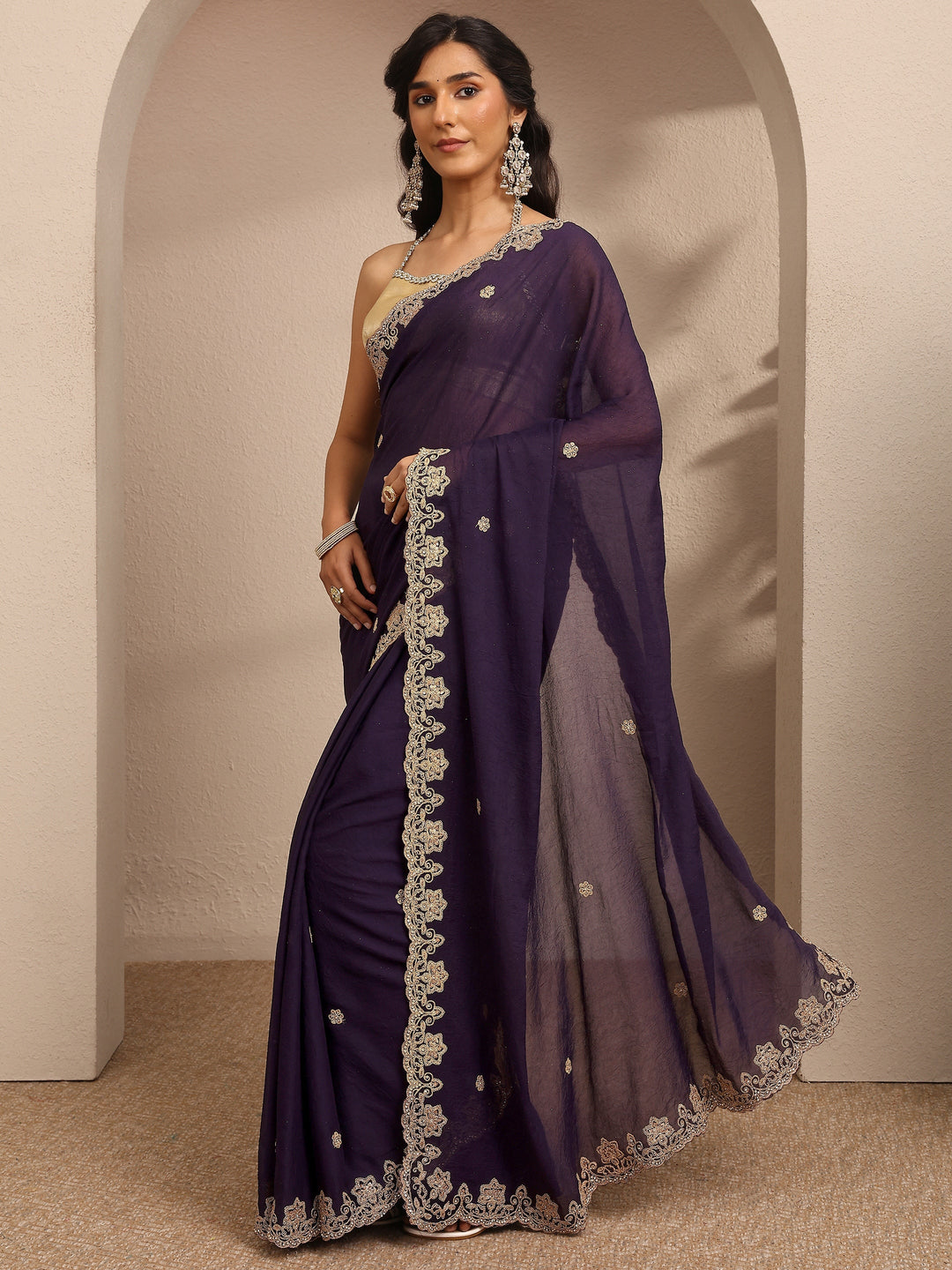 Purple Embroidered Silk Blend Saree With Unstitched Blouse Piece