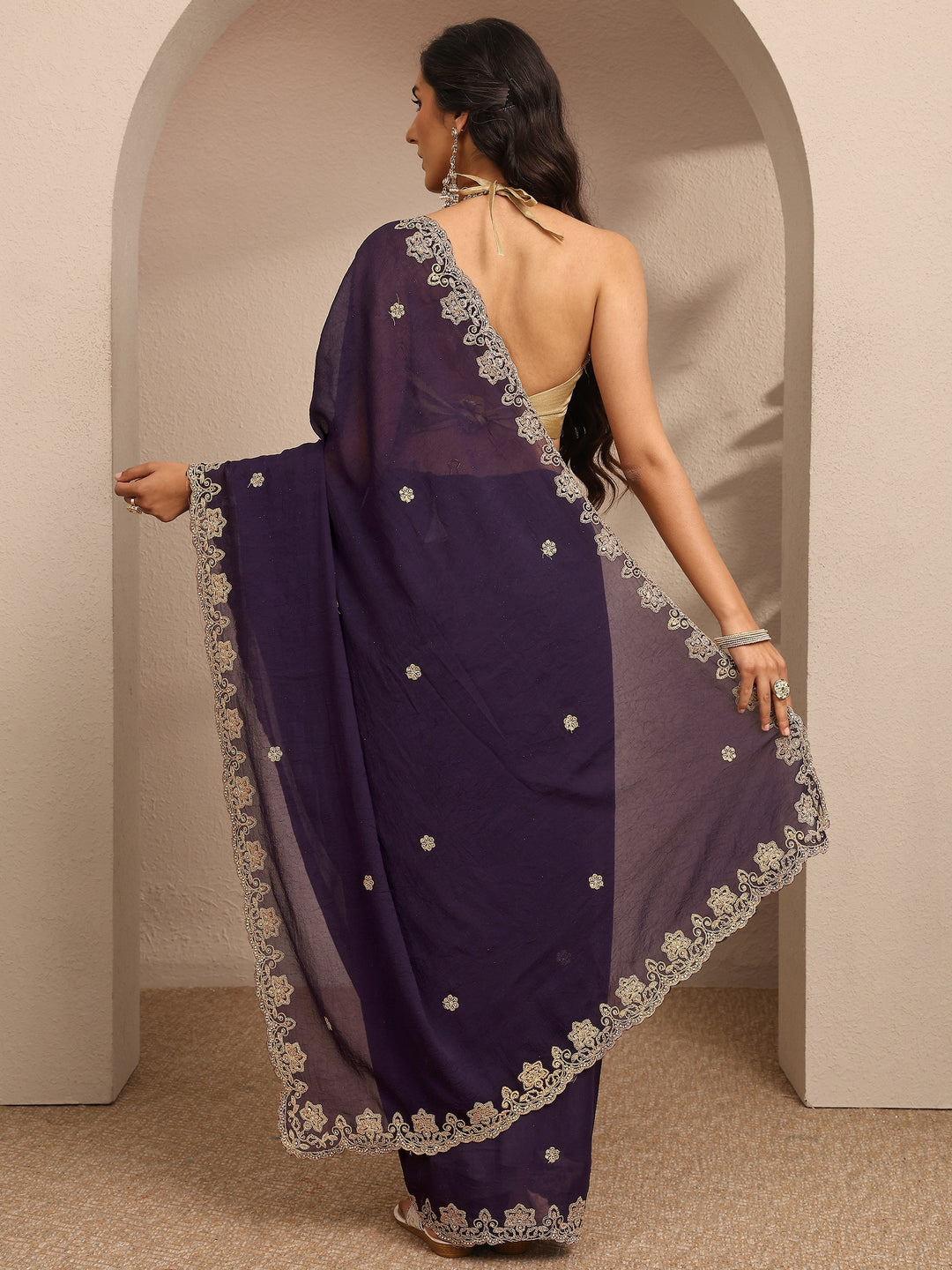 Purple Embroidered Silk Blend Saree With Unstitched Blouse Piece
