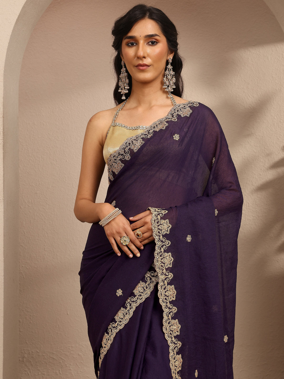 Purple Embroidered Silk Blend Saree With Unstitched Blouse Piece