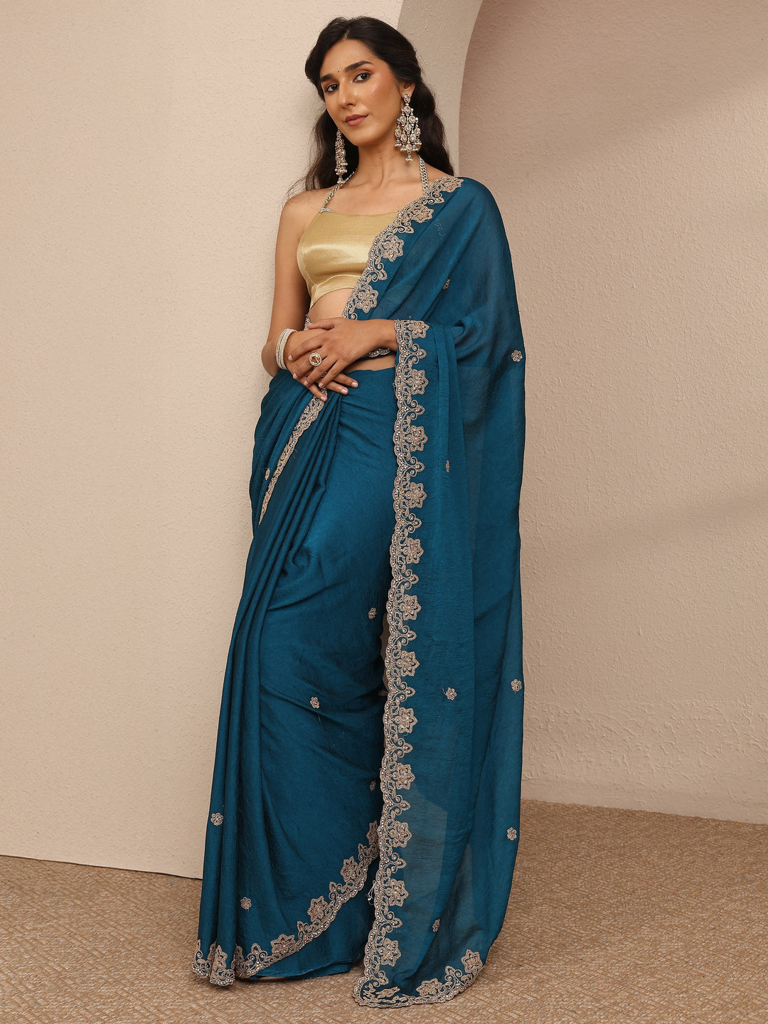 Blue Embroidered Silk Blend Saree With Unstitched Blouse Piece