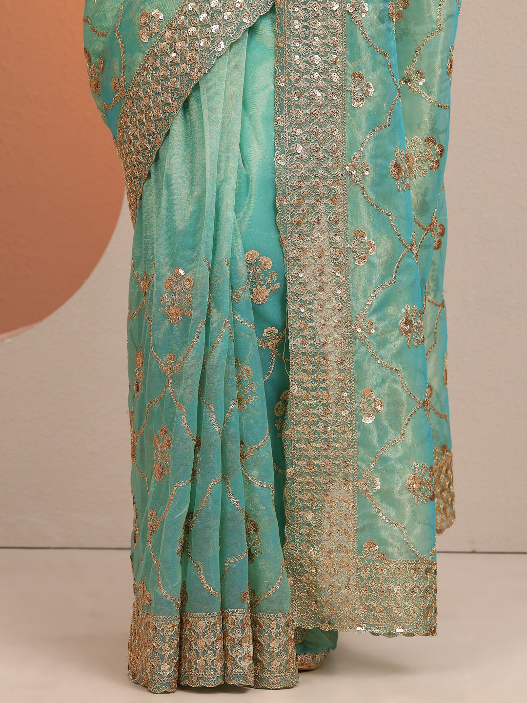 Green Embroidered Organza Saree With Unstitched Blouse Piece
