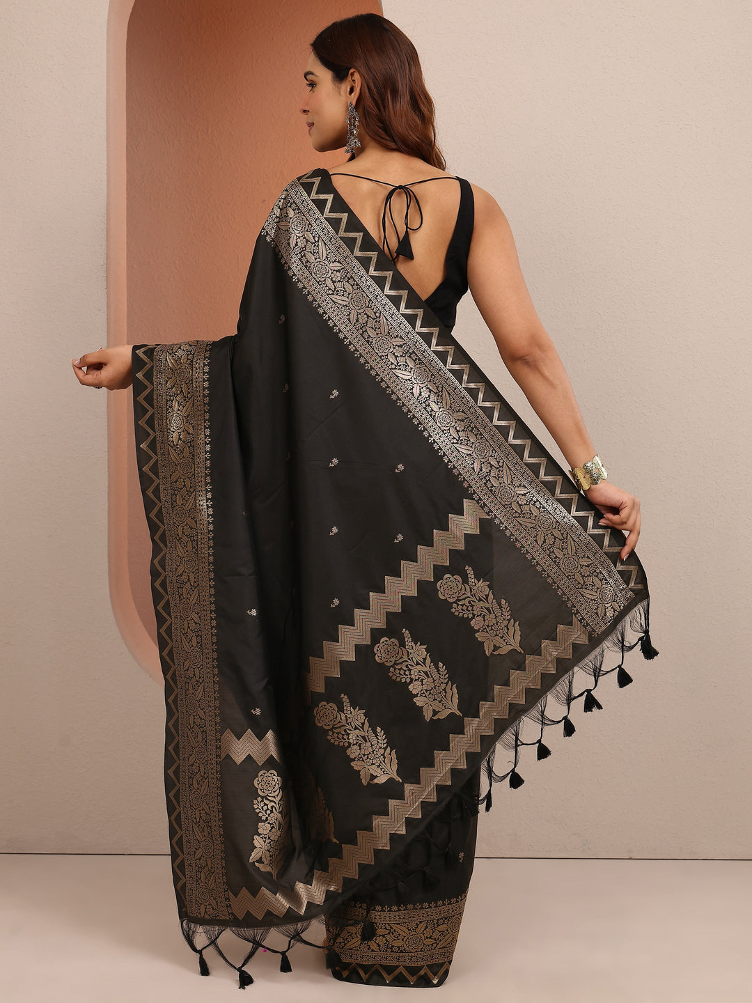 Black Woven Design Banarsi Silk Blend Saree With Unstitched Blouse Piece