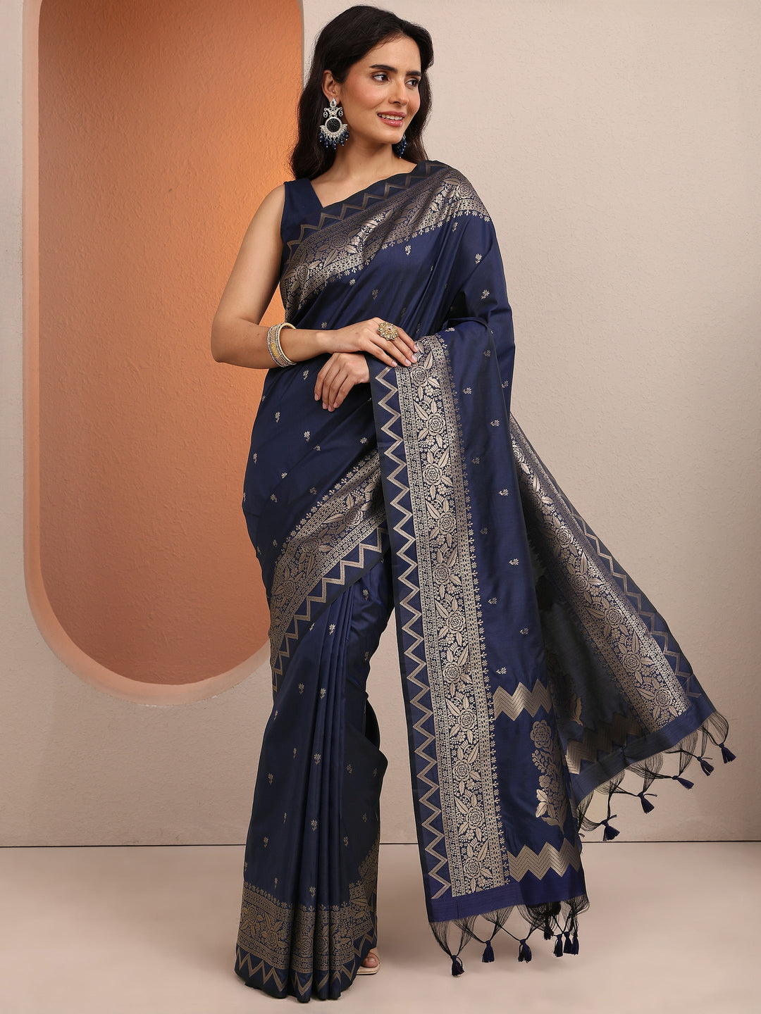 Blue Woven Design Banarsi Silk Blend Saree With Unstitched Blouse Piece