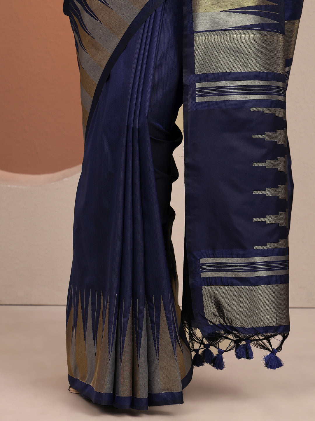Blue Solid Silk Blend Saree With Unstitched Blouse Piece