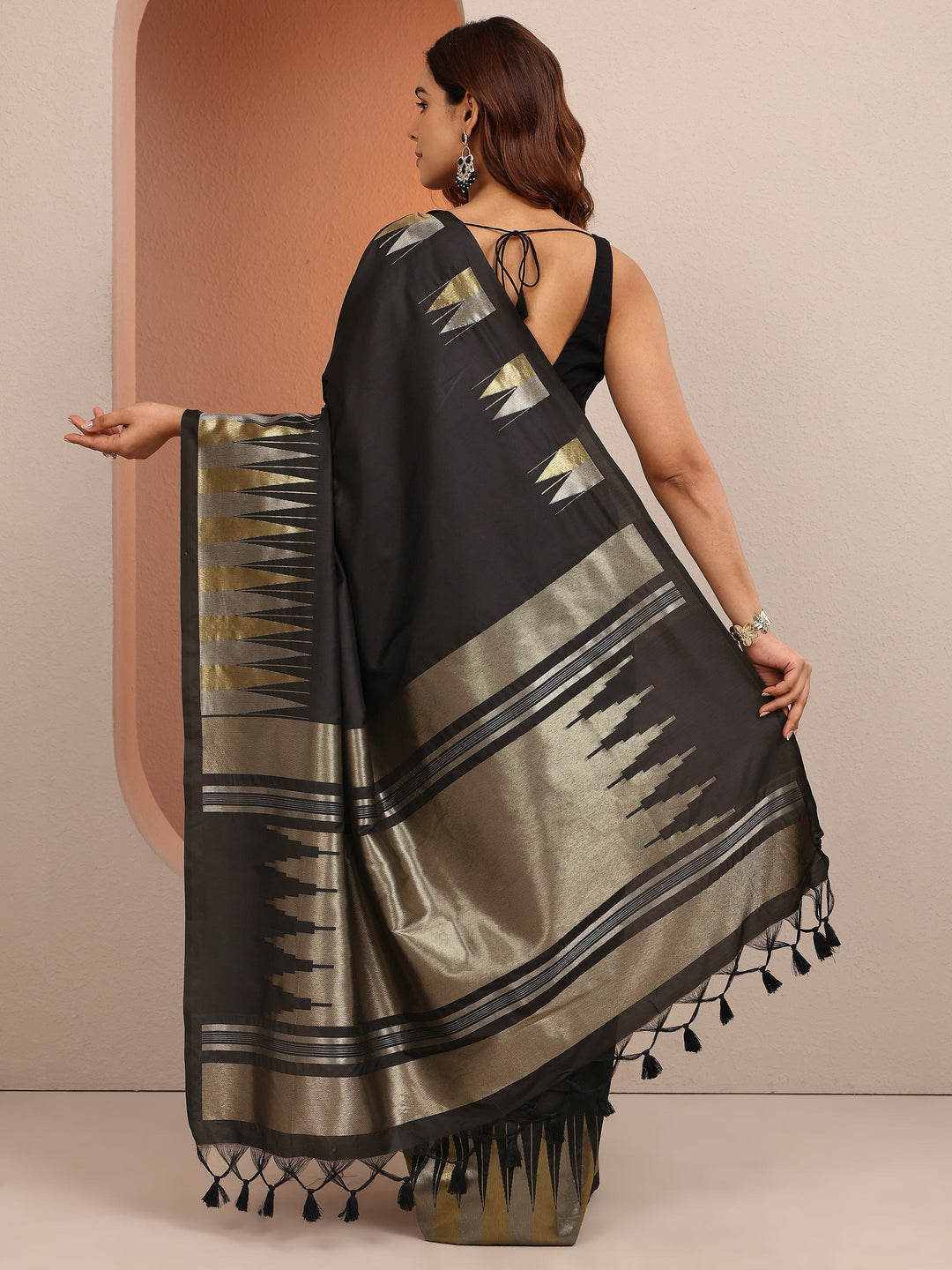 Black Woven Design Banarsi Silk Blend Saree With Unstitched Blouse Piece