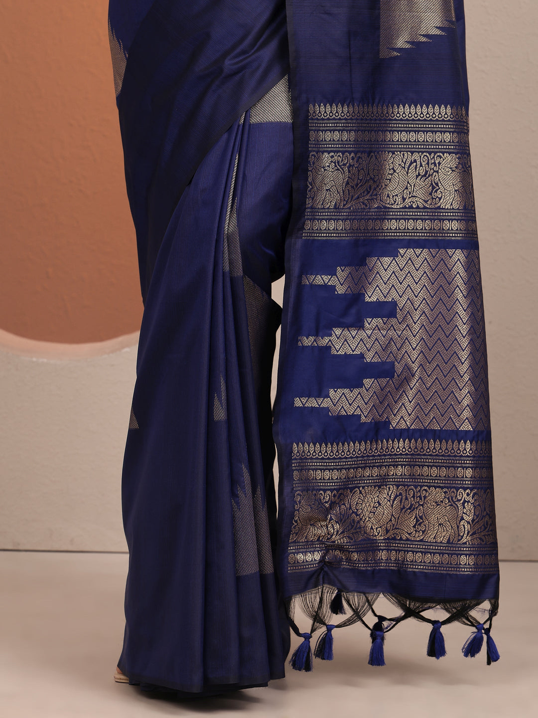 Navy Blue Solid Silk Blend Saree With Unstitched Blouse Piece