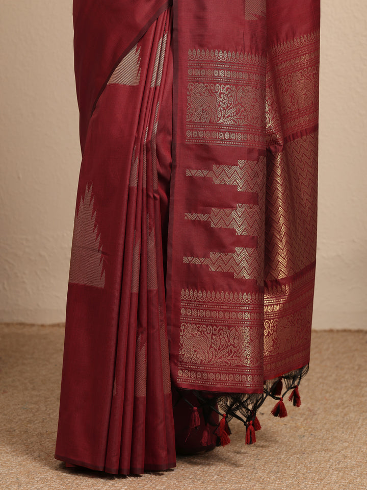 Maroon Solid Silk Blend Saree With Unstitched Blouse Piece