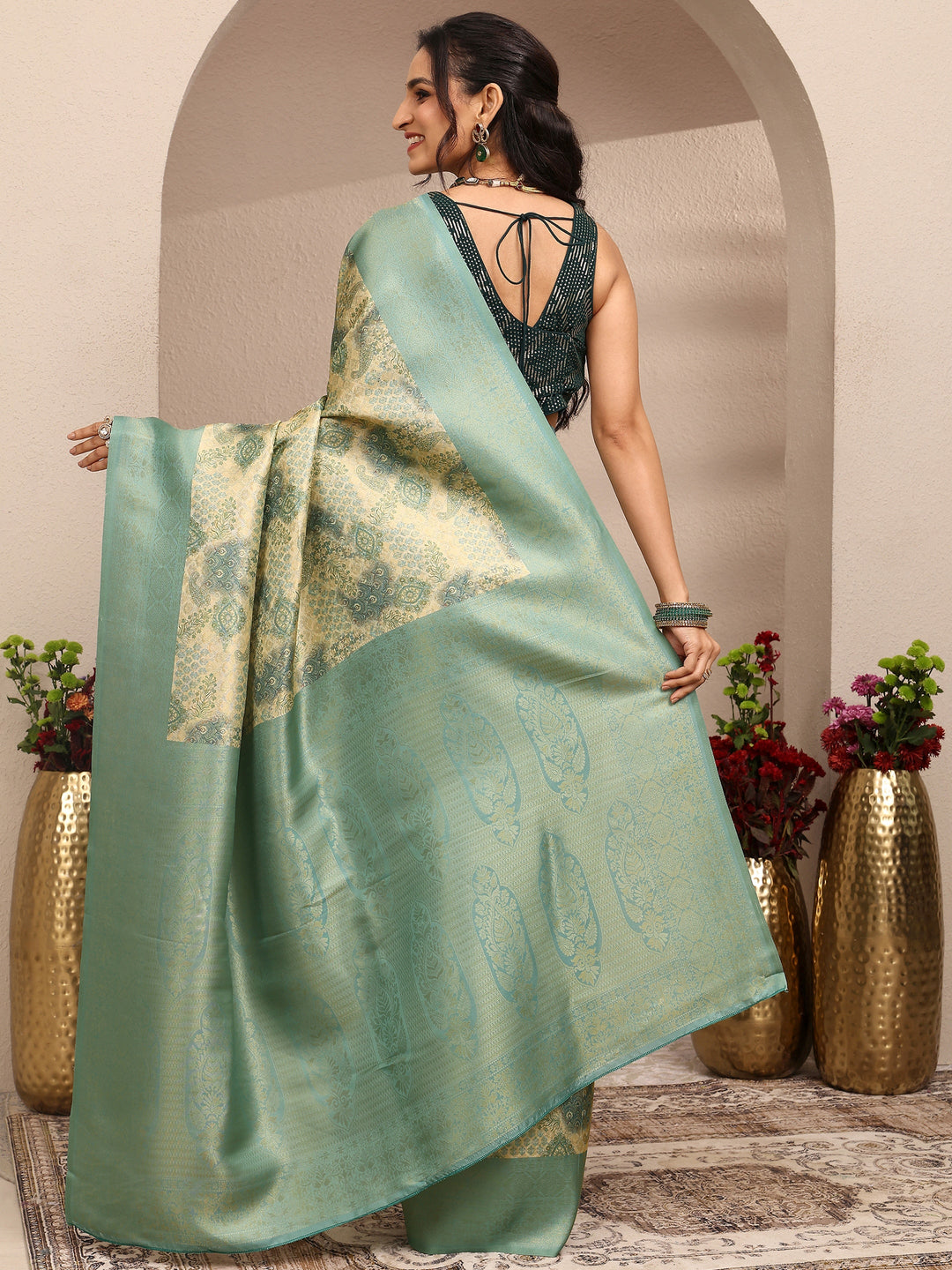 Green Printed Silk Blend Saree With Unstitched Blouse Piece