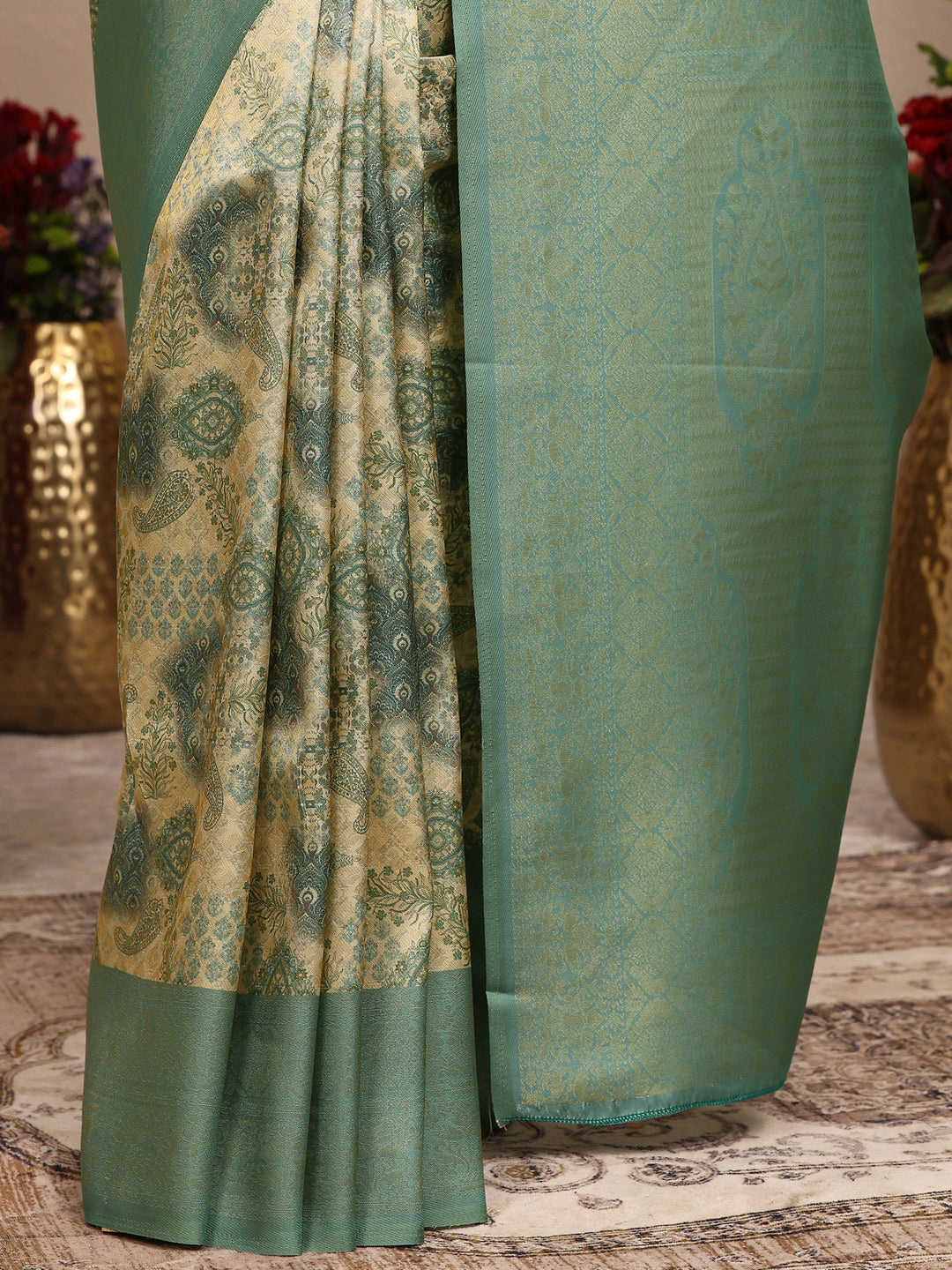 Green Printed Silk Blend Saree With Unstitched Blouse Piece
