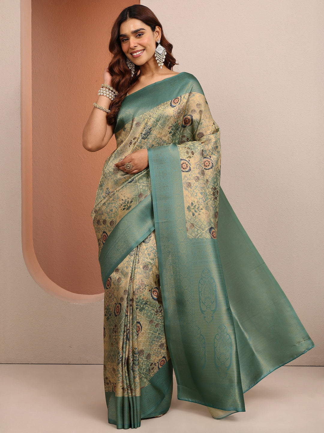 Green Printed Silk Blend Saree With Unstitched Blouse Piece