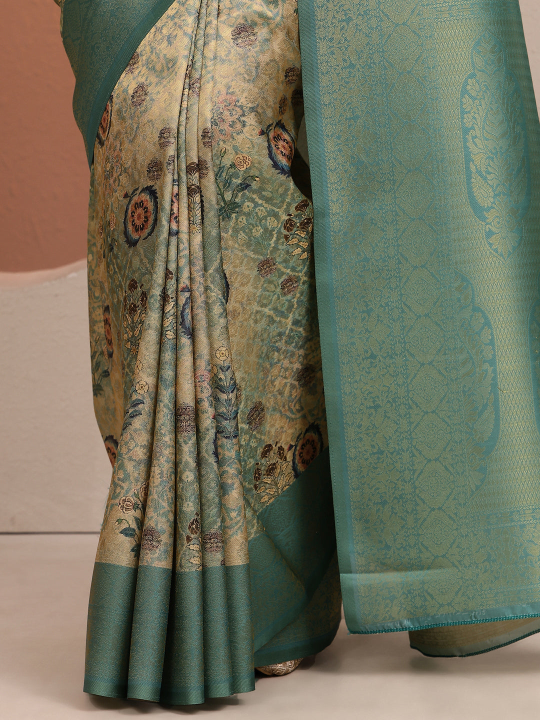 Green Printed Silk Blend Saree With Unstitched Blouse Piece