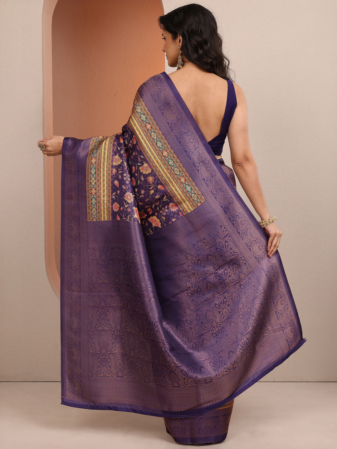 Purple Printed Silk Blend Saree With Unstitched Blouse Piece