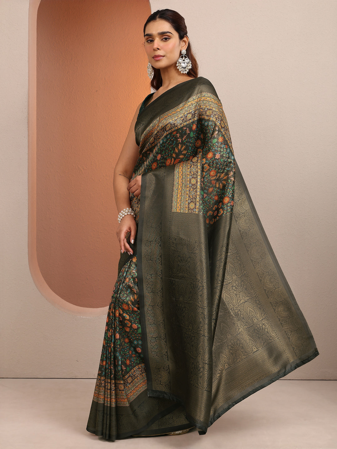 Grey Printed Silk Blend Saree With Unstitched Blouse Piece