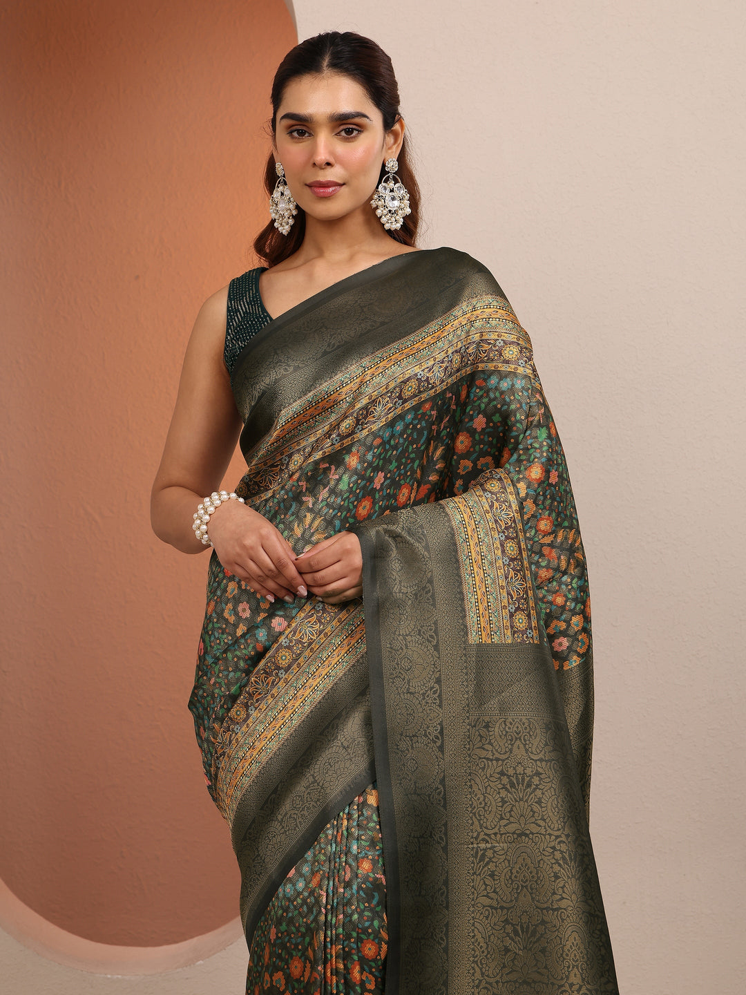 Grey Printed Silk Blend Saree With Unstitched Blouse Piece