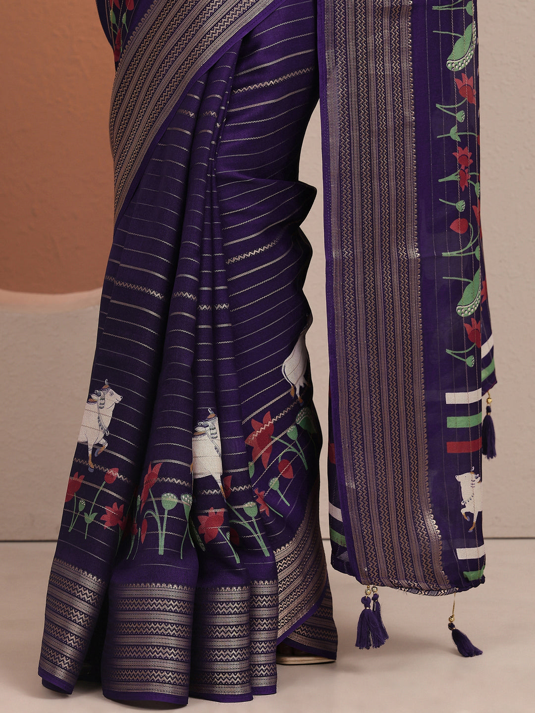 Purple Printed Silk Blend Saree With Unstitched Blouse Piece
