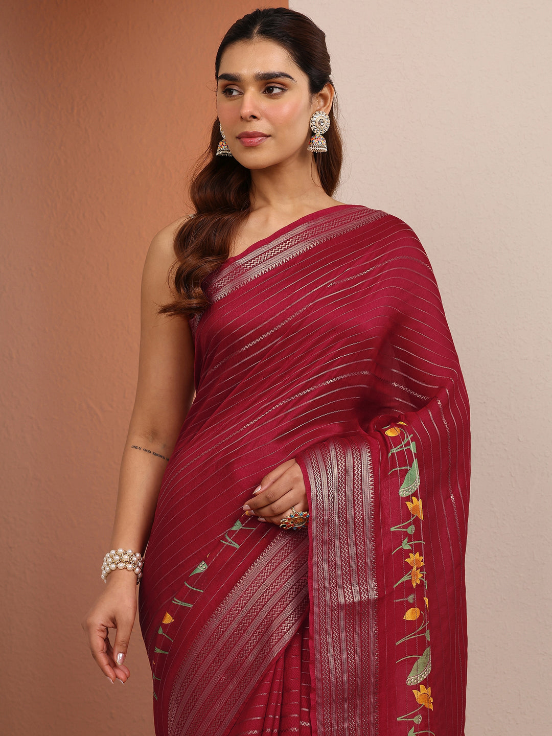 Red Printed Silk Blend Saree With Unstitched Blouse Piece