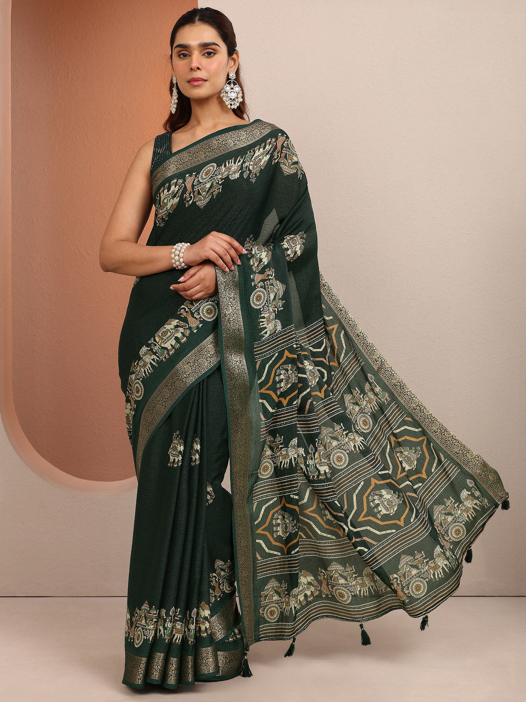 Green Tribal Printed Silk Blend Saree With Unstitched Blouse Piece
