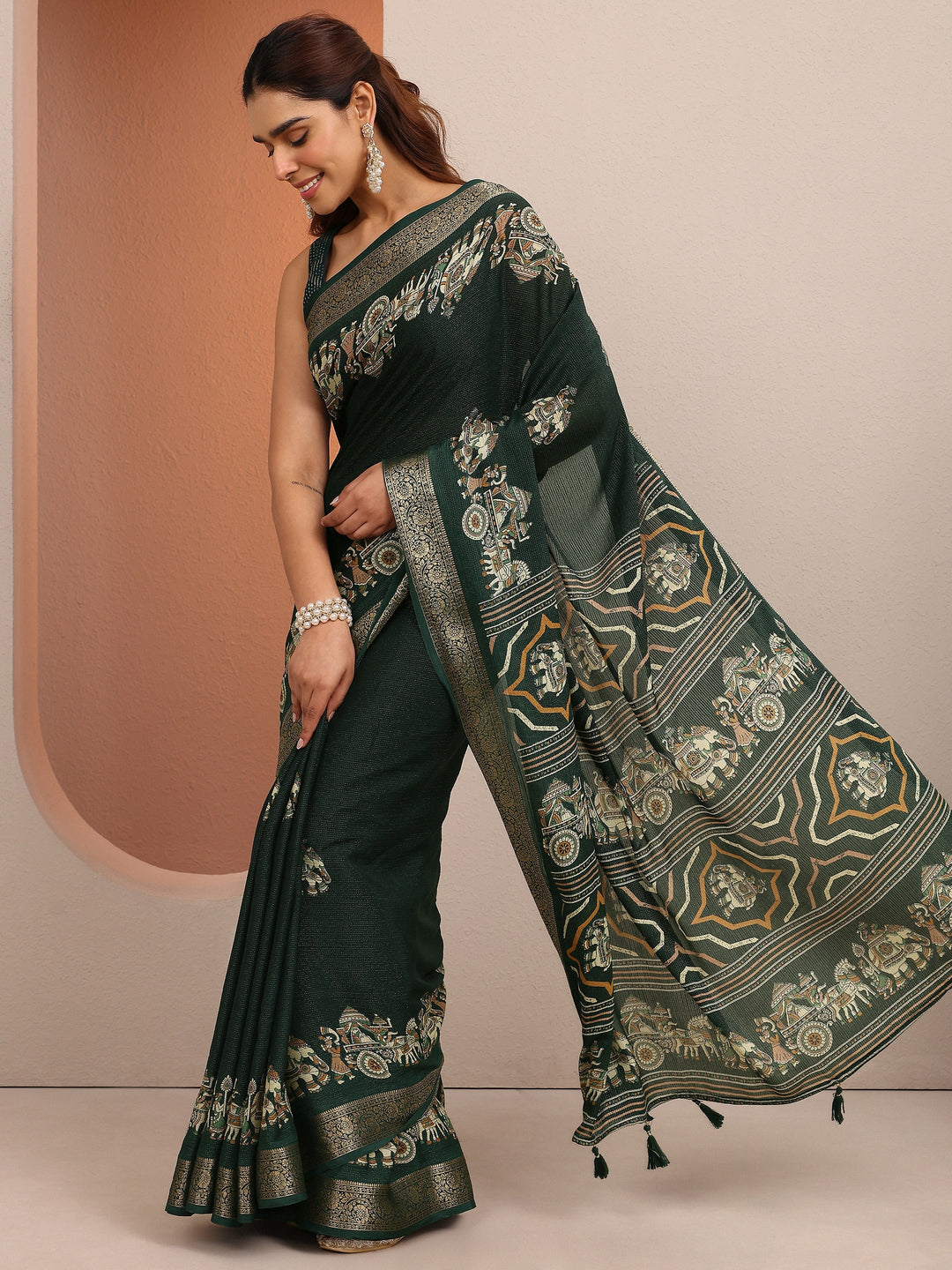 Green Tribal Printed Silk Blend Saree With Unstitched Blouse Piece