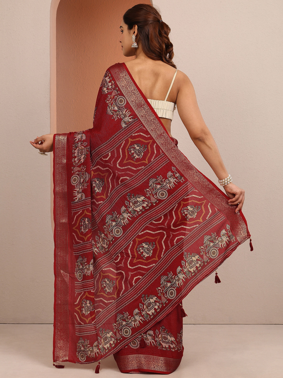 Red Tribal Printed Silk Blend Saree With Unstitched Blouse Piece