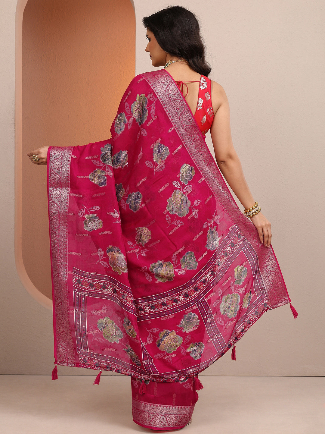 Pink Printed Silk Blend Saree With Unstitched Blouse Piece