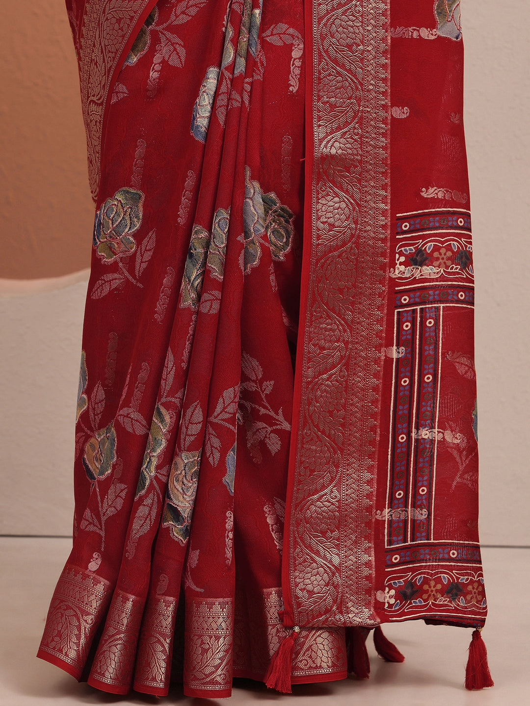 Red Printed Silk Blend Saree With Unstitched Blouse Piece